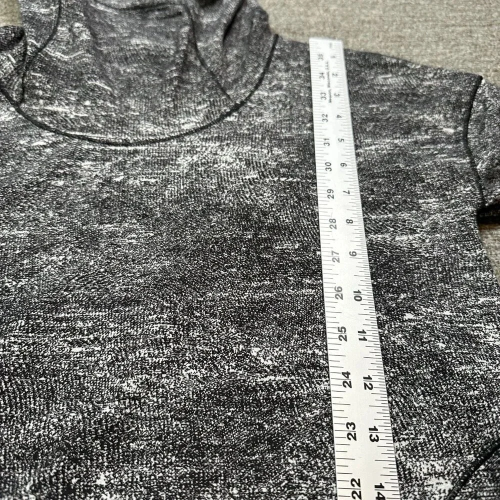 Lululemon Forever Endeavour Long Sleeve in Rush Jacquard Black White Size 6